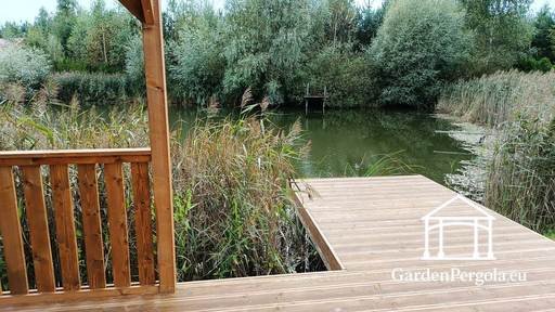 3x4 m houten prieel met een ruime 4x4 m terras